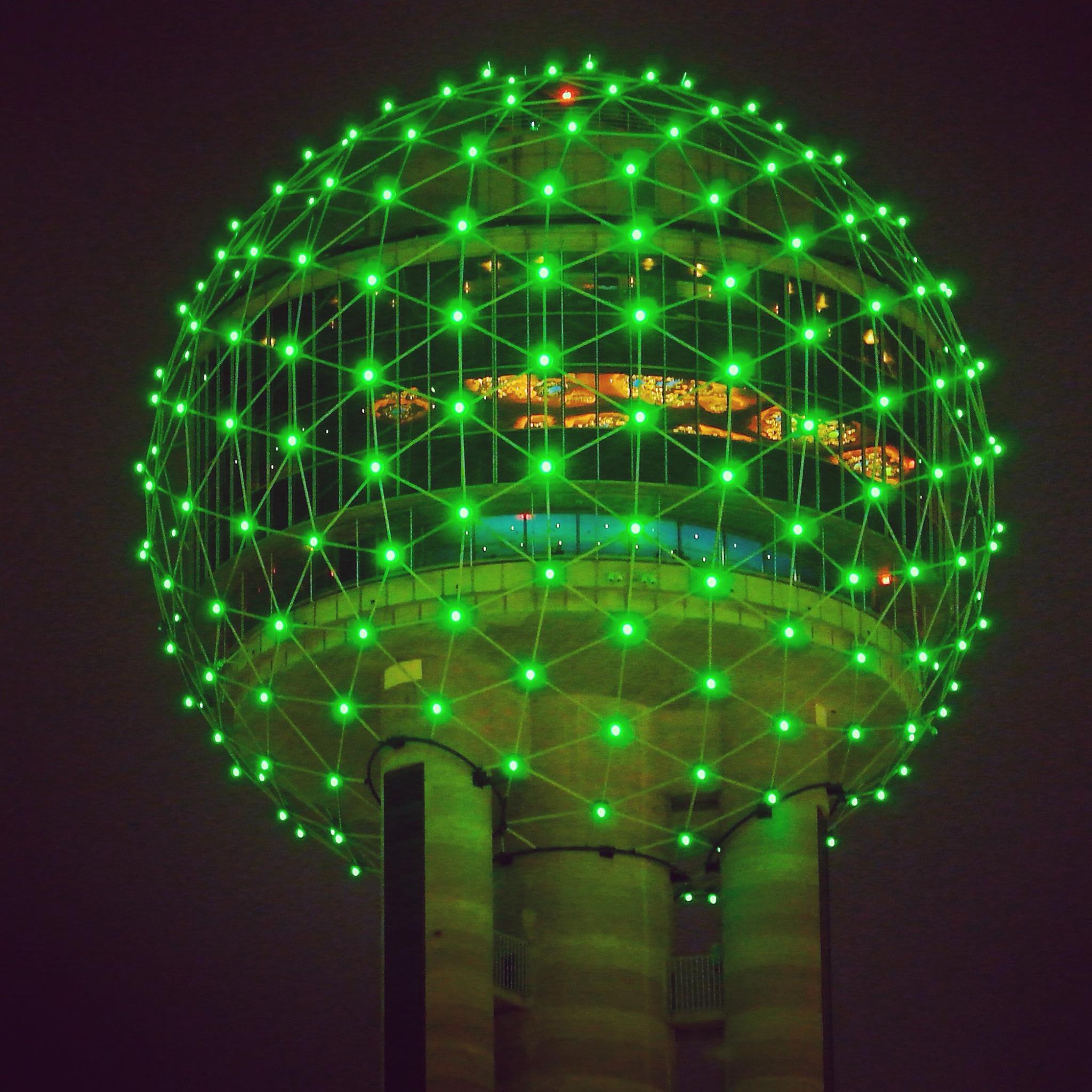 reunion-tower-D4y7VDiWkAA1Lwr